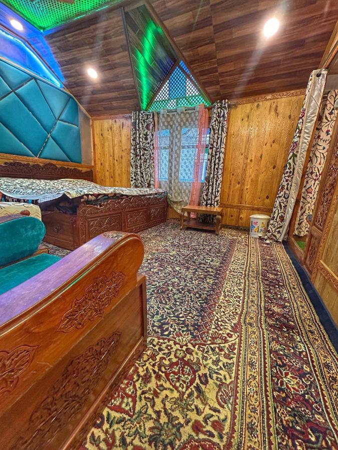 Hotel Exotic Young Shreen Houseboat Srīnagar Exterior foto