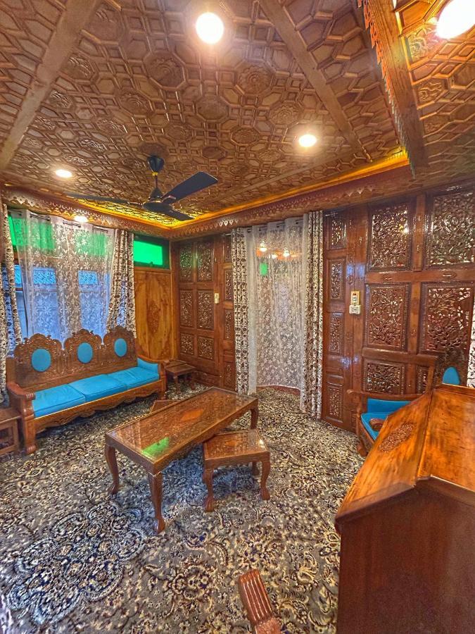 Hotel Exotic Young Shreen Houseboat Srīnagar Exterior foto
